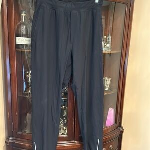 Lululemon black stretchy waist inside drawstring pants size medium